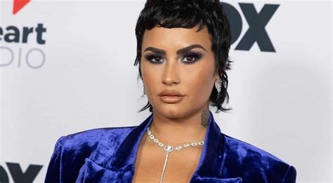 Demi Lovato posts nude pic, says they feel sexiest while naked